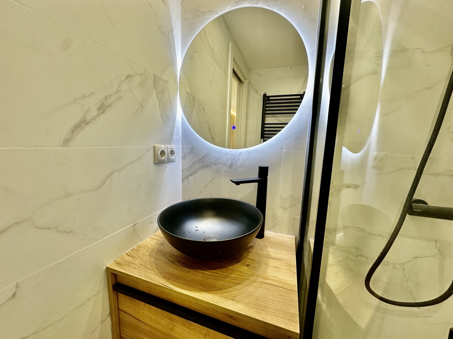 Reforma Integral con Diseño Contemporáneo