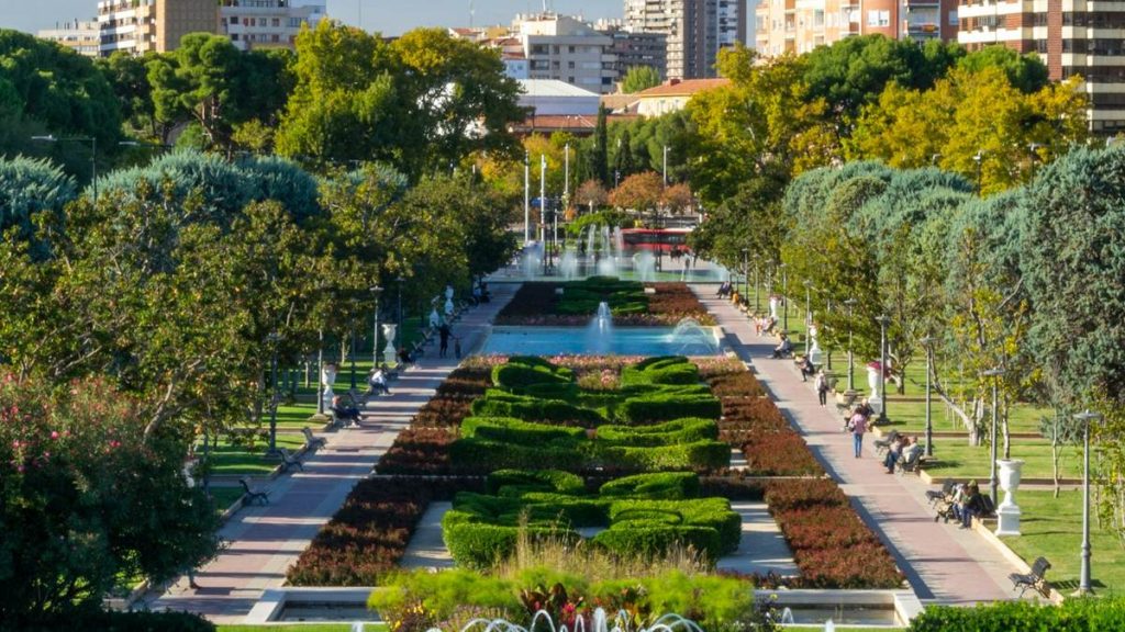 Parque Grande José Antonio Labordeta junto a la Romareda, Zaragoza