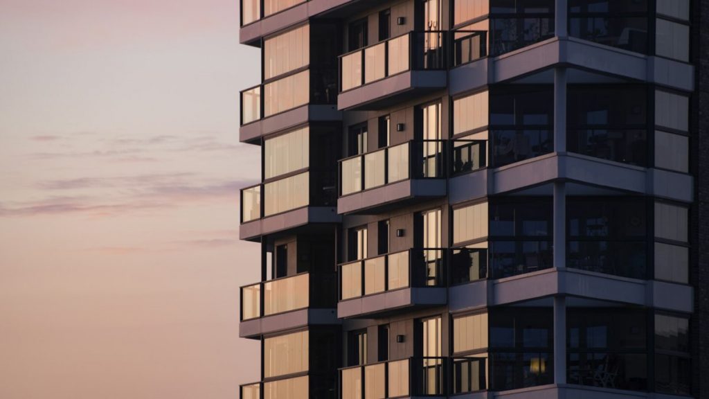 Edificio de viviendas en Zaragoza donde se aprueban obras de comunidad