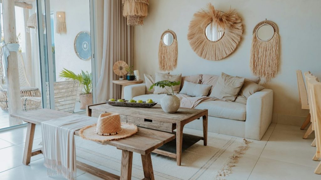 Salón de estilo nórdico con madera y luz en un piso de Zaragoza