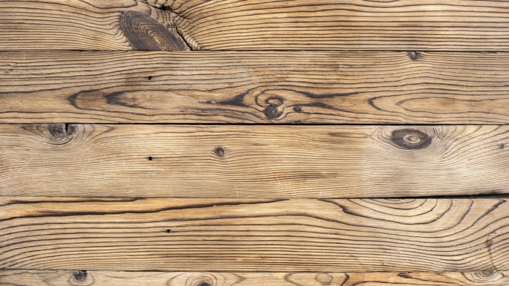 Suelo de tarima de madera en la reforma de un piso en Zaragoza